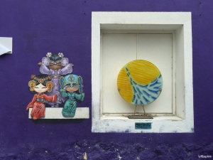 The Indian, Chinese and Malay girls (L) & 'Shoal of Fish' glass art work (R)